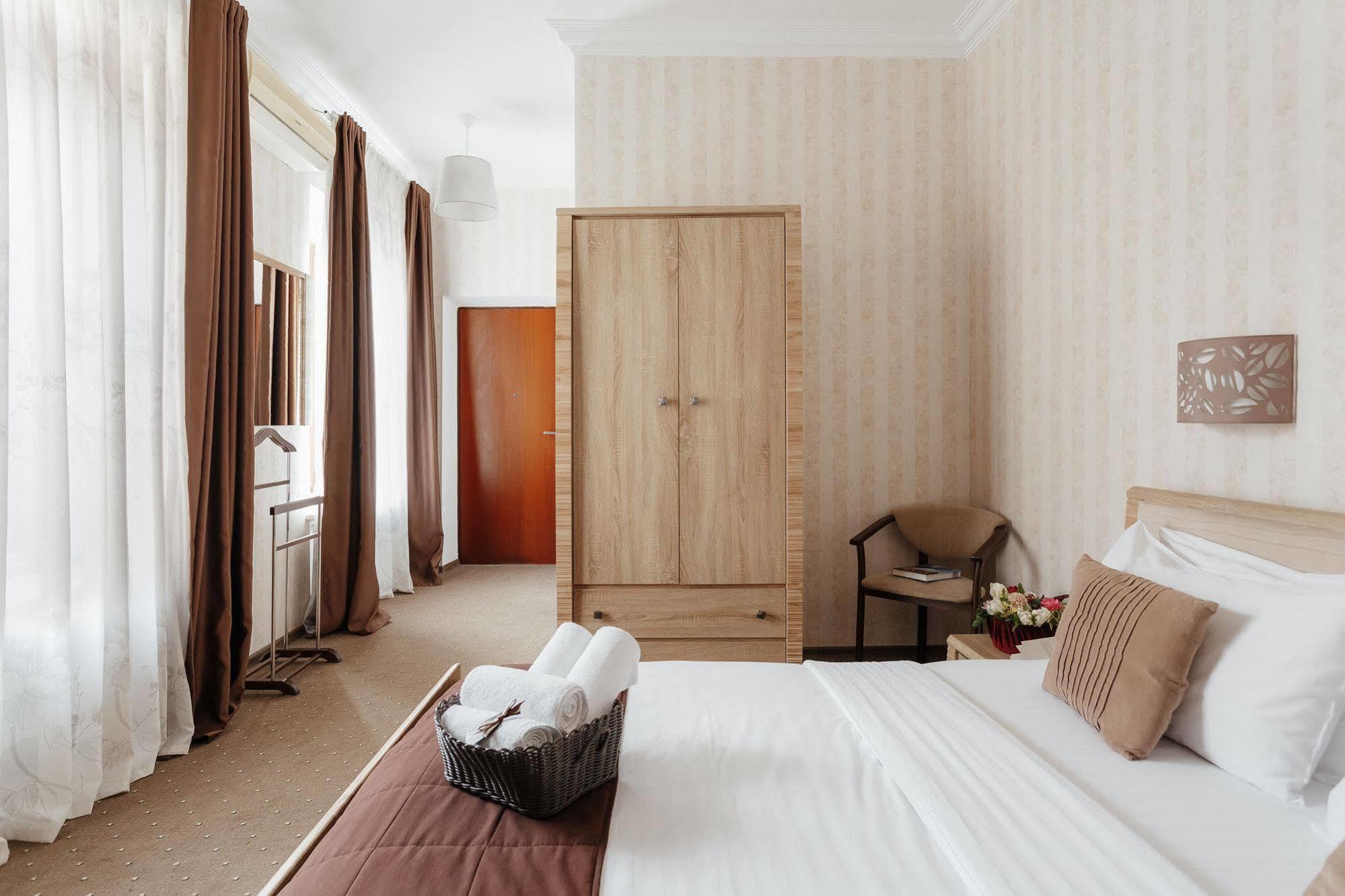 Noname Hotel Odessa 外观 照片
